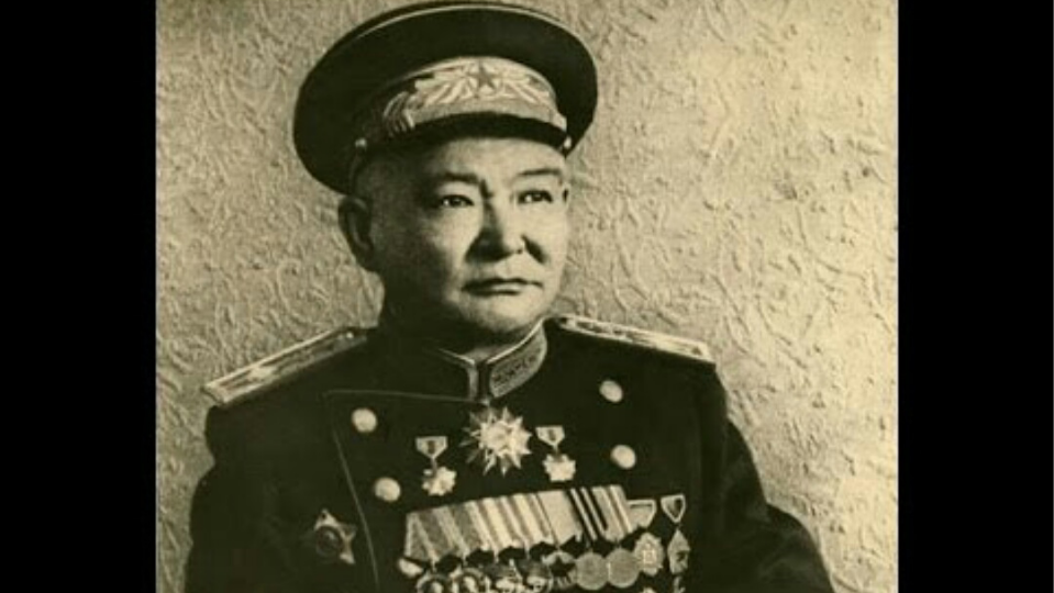 Qazaqtyń salt-dástúrin qurmettegen Marshal H.Choıbalsyn